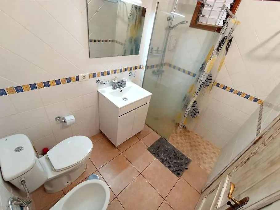 Diamantes Holiday Home, Los Cristianos, Heated Pool & Aircon Arona