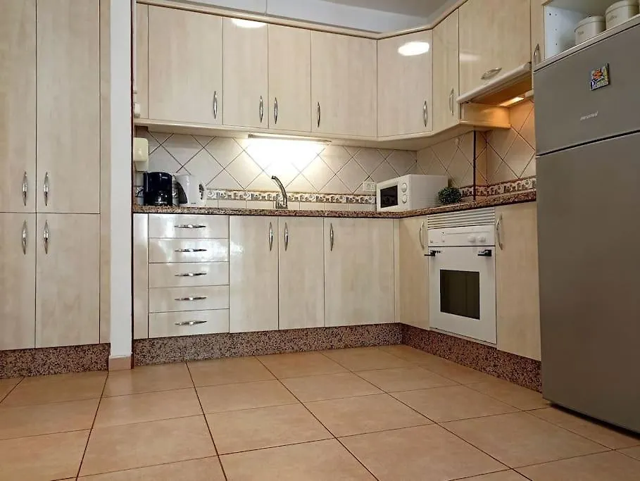 Diamantes Holiday Home, Los Cristianos, Heated Pool & Aircon Arona  Lejlighed